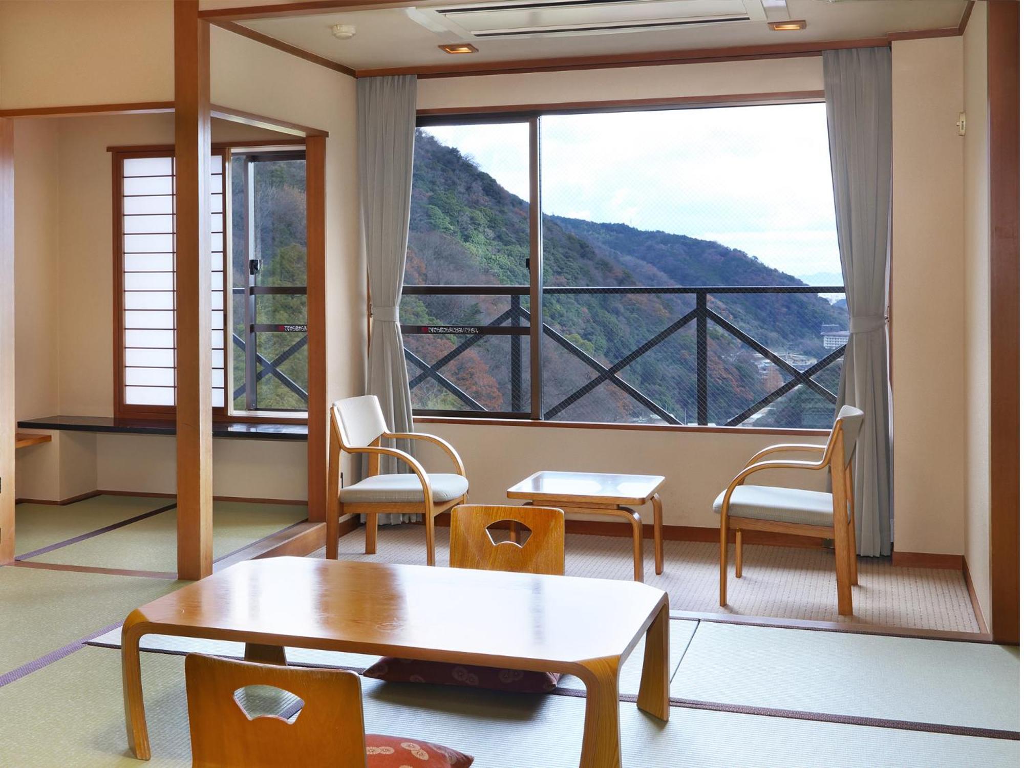 Ryokan Hakonenomori Okada 4*